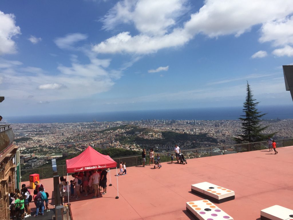 Uitzicht Barcelona vanaf Tibidaboberg