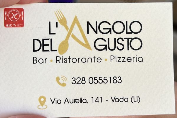Glutenvrij eten in Toscane_ Vada glutenvrije pizzeria visitekaart met AIC logo